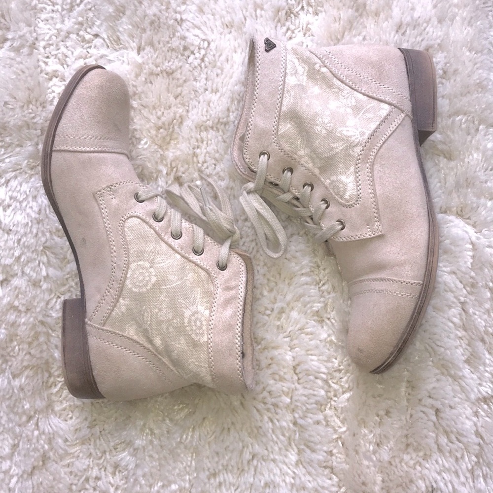 Roxy boots